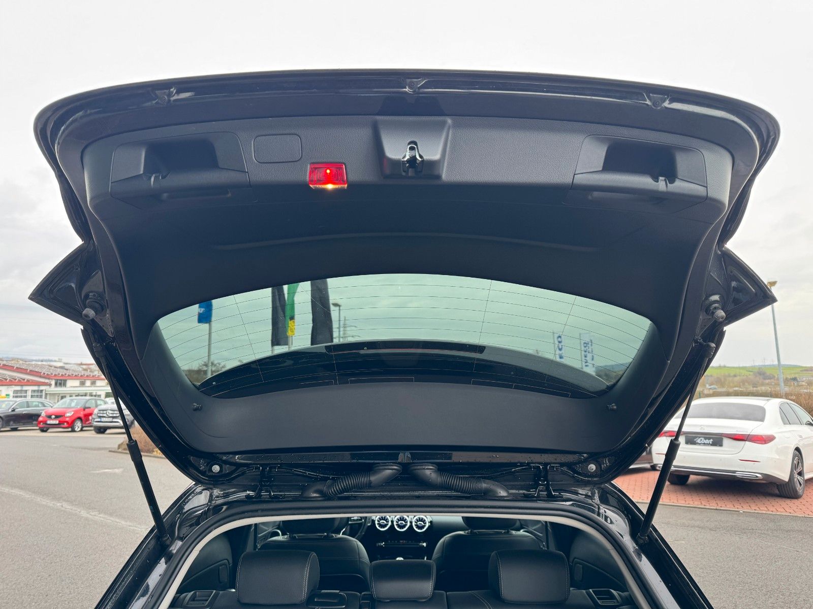 Fahrzeugabbildung Mercedes-Benz A 180 Progressive MBUX+LED+Ambiente+Carplay