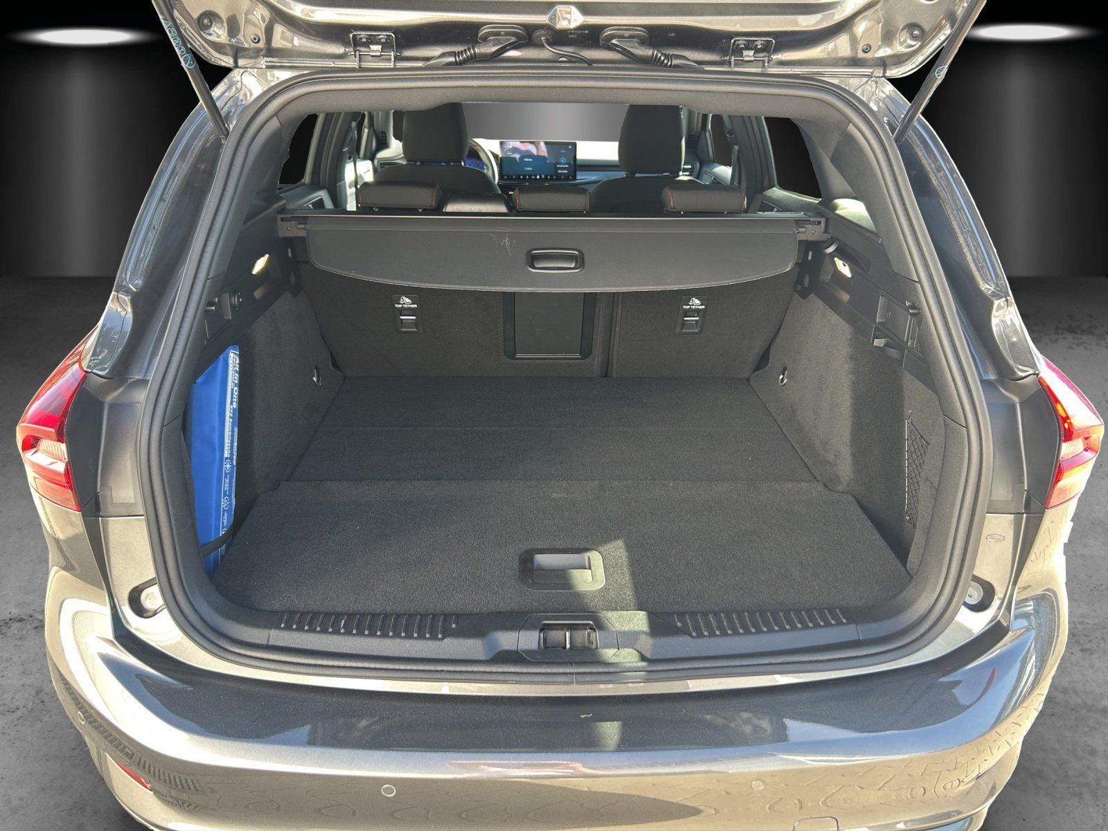 Fahrzeugabbildung Ford Focus Turnier ST-Line X LED/ACC/KAMERA/NAVI/HUD/