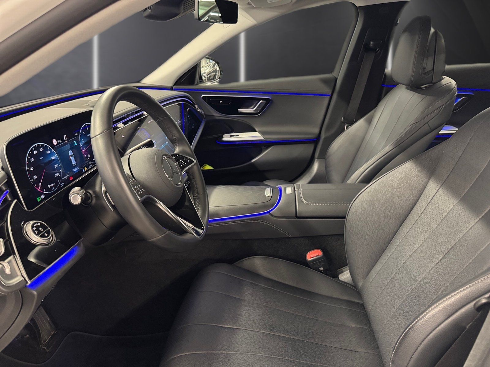 Fahrzeugabbildung Mercedes-Benz E 200 T Avantgarde*AHK*Superscreen*LED*Distr*Tot