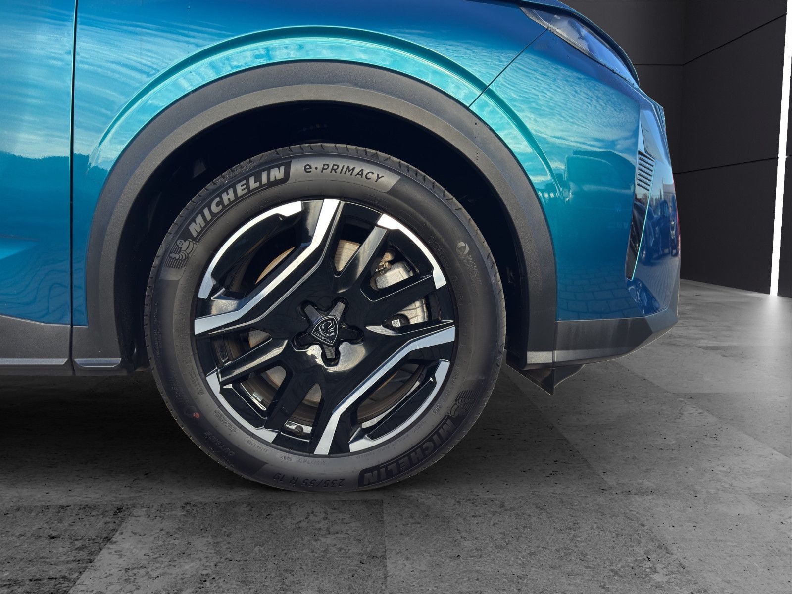 Fahrzeugabbildung Peugeot 3008 Allure *Wärmepumpe*LED*180°Cam*SitzHZ*DAB*