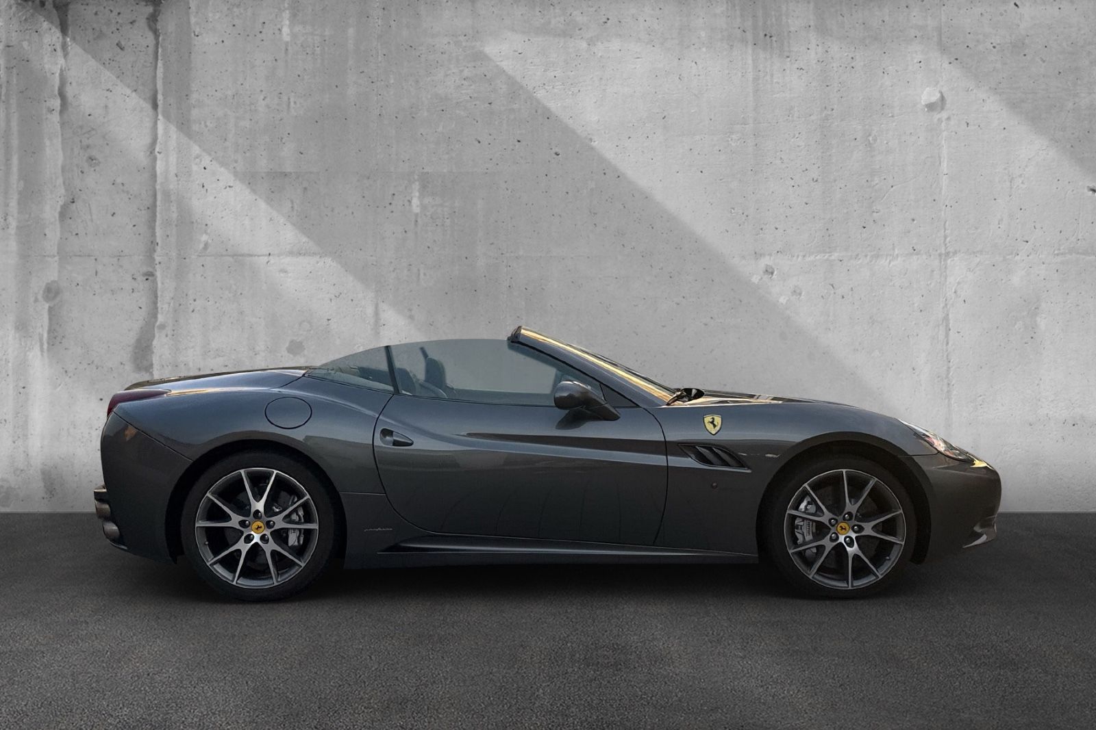 Fahrzeugabbildung Ferrari California*Daytona*Embleme*Dt. Auto