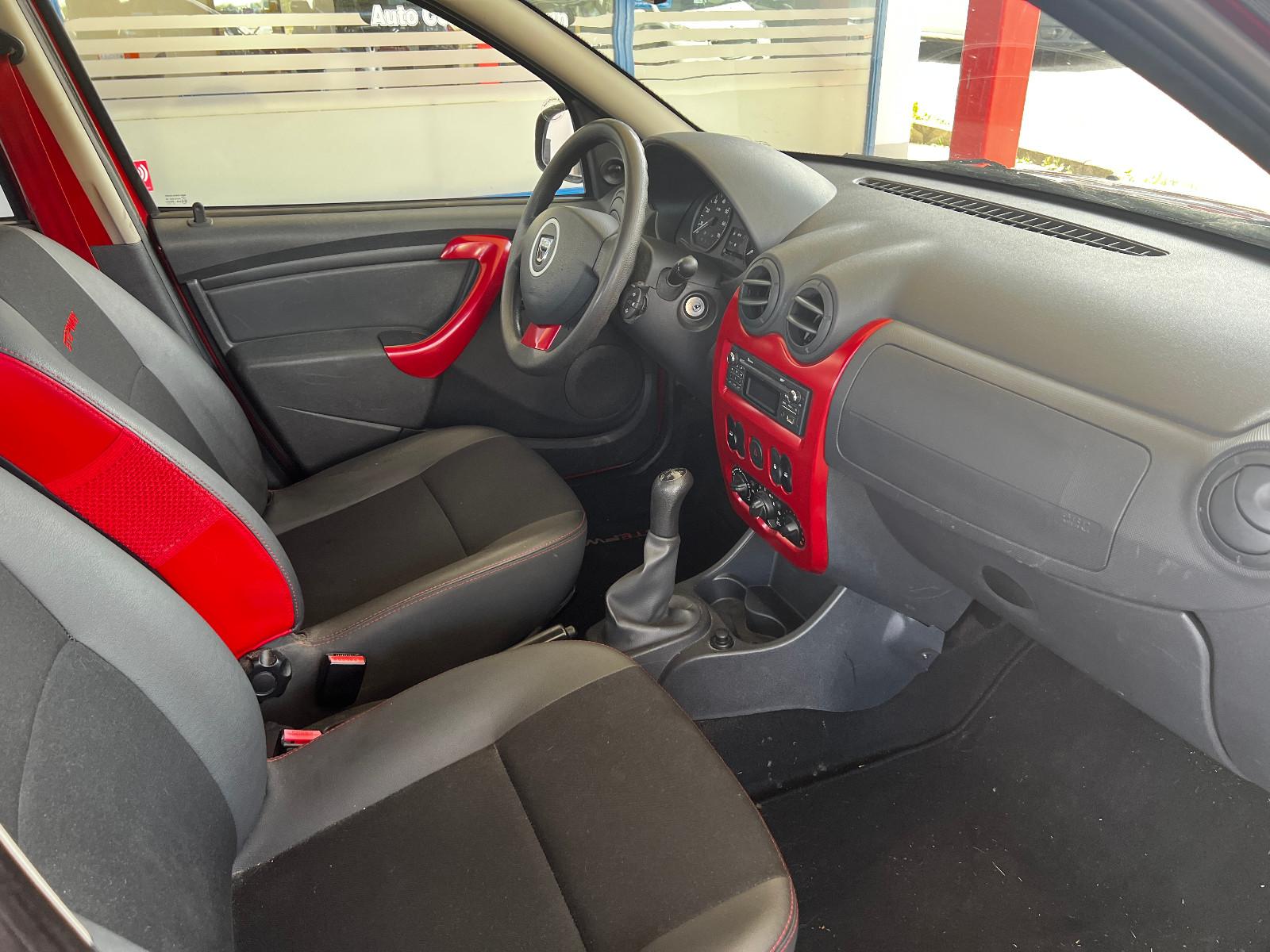 Dacia Sandero 2012 — photo 19