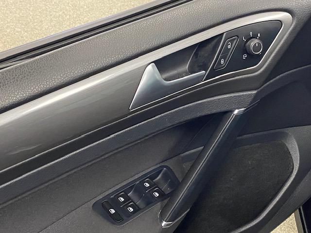Fahrzeugabbildung Volkswagen Golf 1.4 TSI Allstar BMT AHK+SITZHEIZ+ALLWETTER+