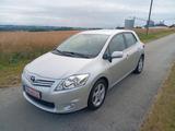 Toyota Auris 1.4 VVT-i Klima, FH, ZV, 8-fach-Alu,6-Gang - Toyota Auris mit Benzin-Antrieb: 1.8
