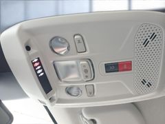 C4 Limousine Shine Pure Tech 130 C4 Limousine Shine Pure Tech 130