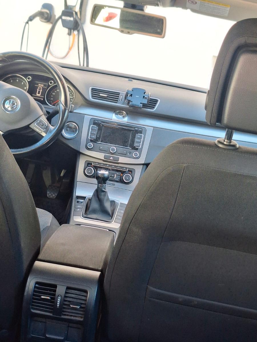 Volkswagen Passat 2012 — photo 7