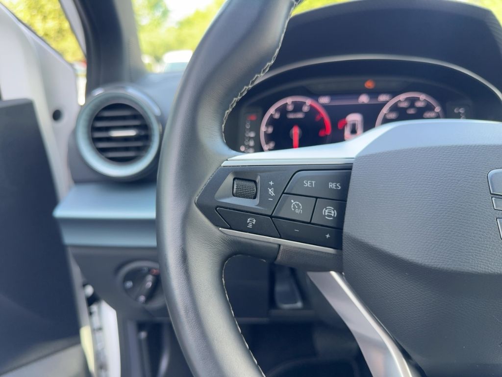 Fahrzeugabbildung SEAT Arona Xperience NAVI  RÜCKFAHRK. VOLL- LED