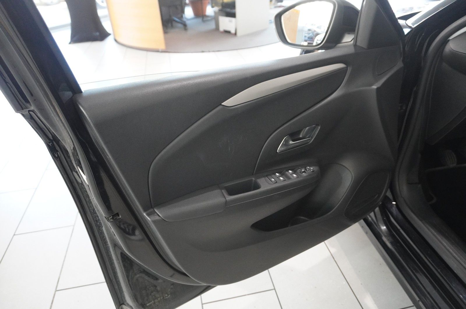 Fahrzeugabbildung Opel Corsa F 1.2 FACELIFT NAVI/LED/KAMERA/VIRTU./DAB+