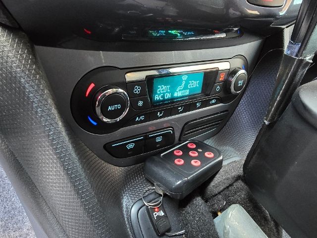 Fahrzeugabbildung Ford Grand Tourneo Connect Paravan Selbstfahrer Rolli