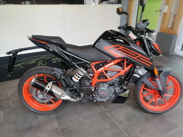 KTM Duke 125 2021 Lagerfahrzeug