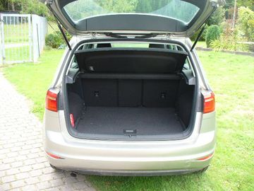 Volkswagen Golf - 8