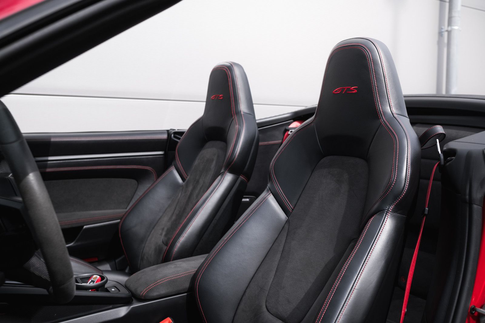 Fahrzeugabbildung Porsche 992/911 GTS Cabrio-SportDesign-18Wege-LED-360Kam