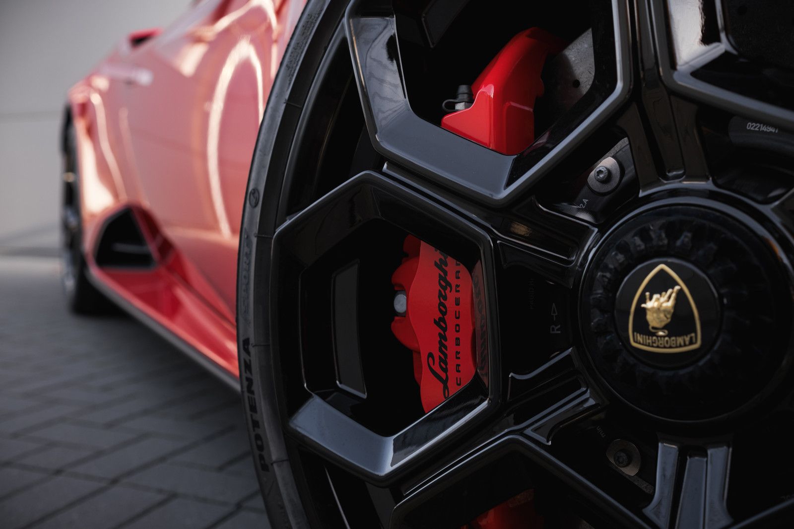 Fahrzeugabbildung Lamborghini Huracán Tecnica - Rosso Mars-Carbon-Lift-DAB