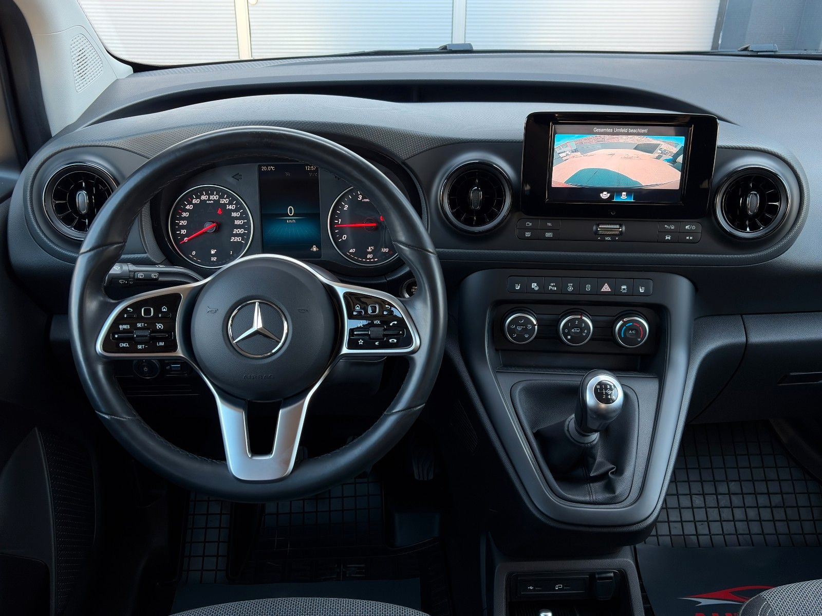 Fahrzeugabbildung Mercedes-Benz Citan Tourer 113 LED Temp. NAV CAM SHZ CarPlay