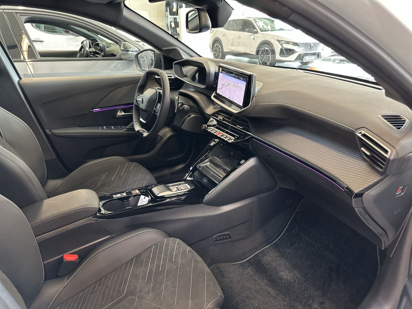 Fahrzeugabbildung Peugeot 208 GT Hybrid 110 e-DSC6 Navi ACC  CarPlay SHZ.