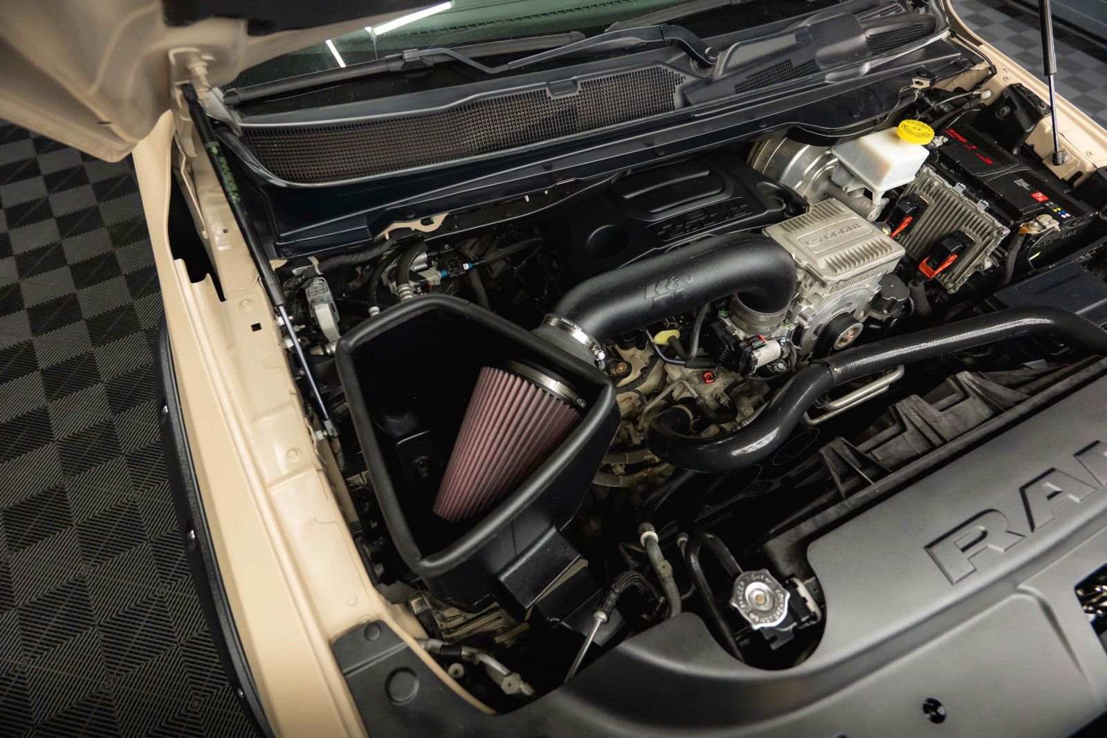 Fahrzeugabbildung Dodge RAM 5.7 V8 HEMI 4x4 NIGHT GT SPORT Offroad 19%