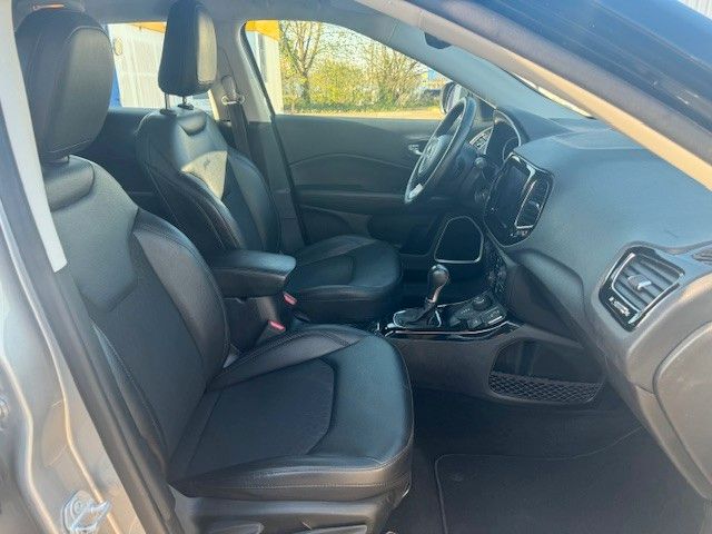Fahrzeugabbildung Jeep Compass  4WD AUTOMATIK LEDER NAVI KAMERA AHK