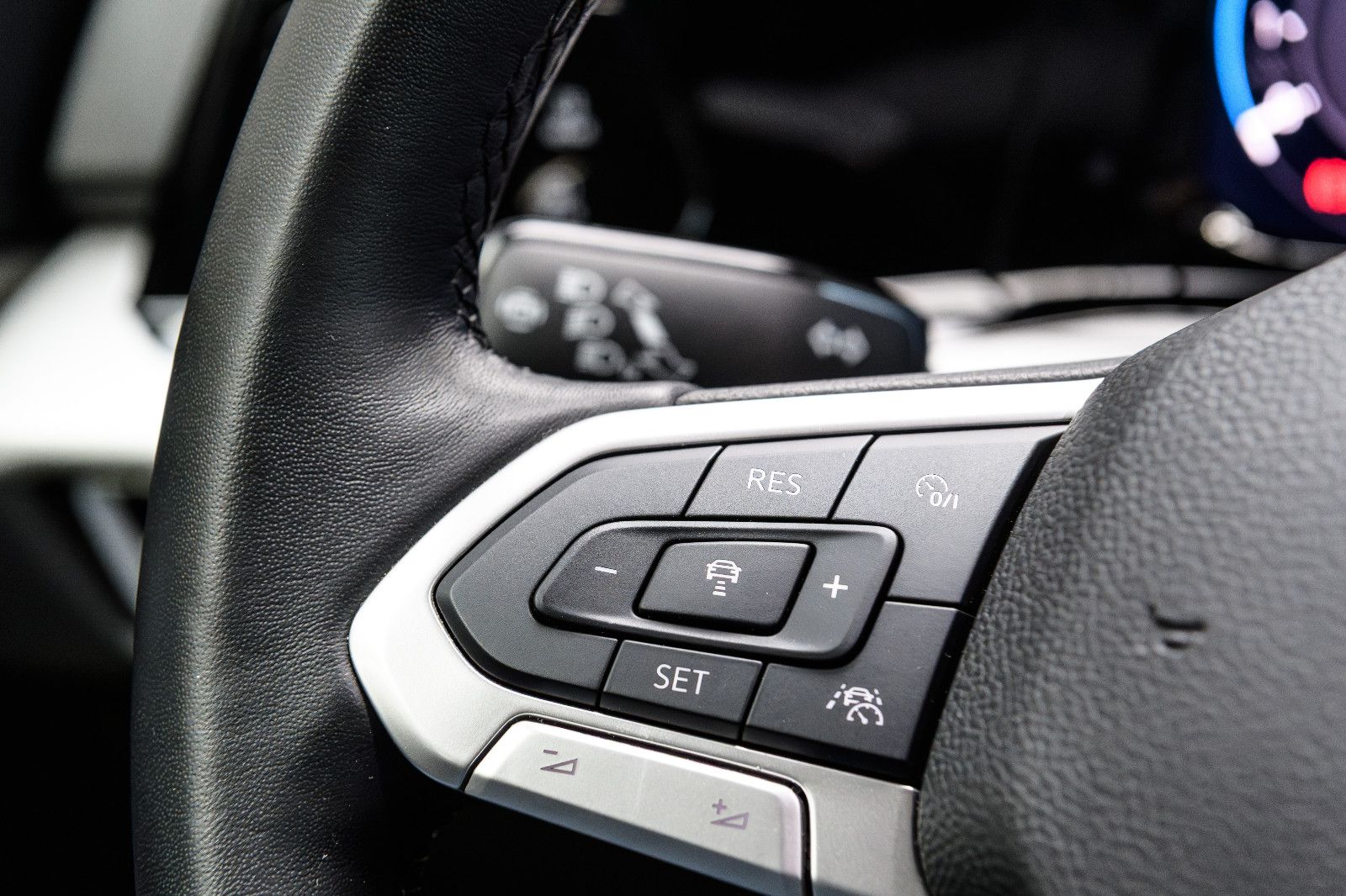 Fahrzeugabbildung Volkswagen Golf VIII Life +Navi +SHZ +ALU +LED +PDC