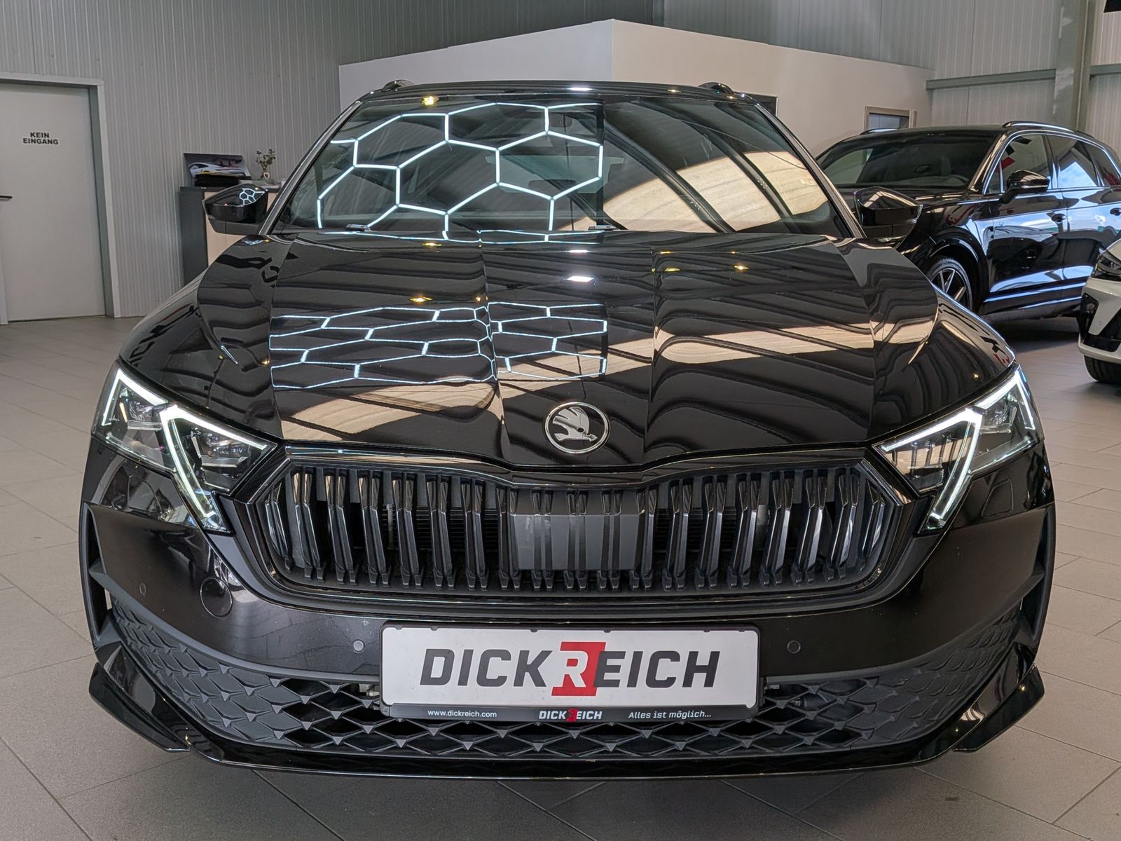 Fahrzeugabbildung SKODA Octavia 1.5 TSI Sportline MATRIX PANO AHK 5J-Gar