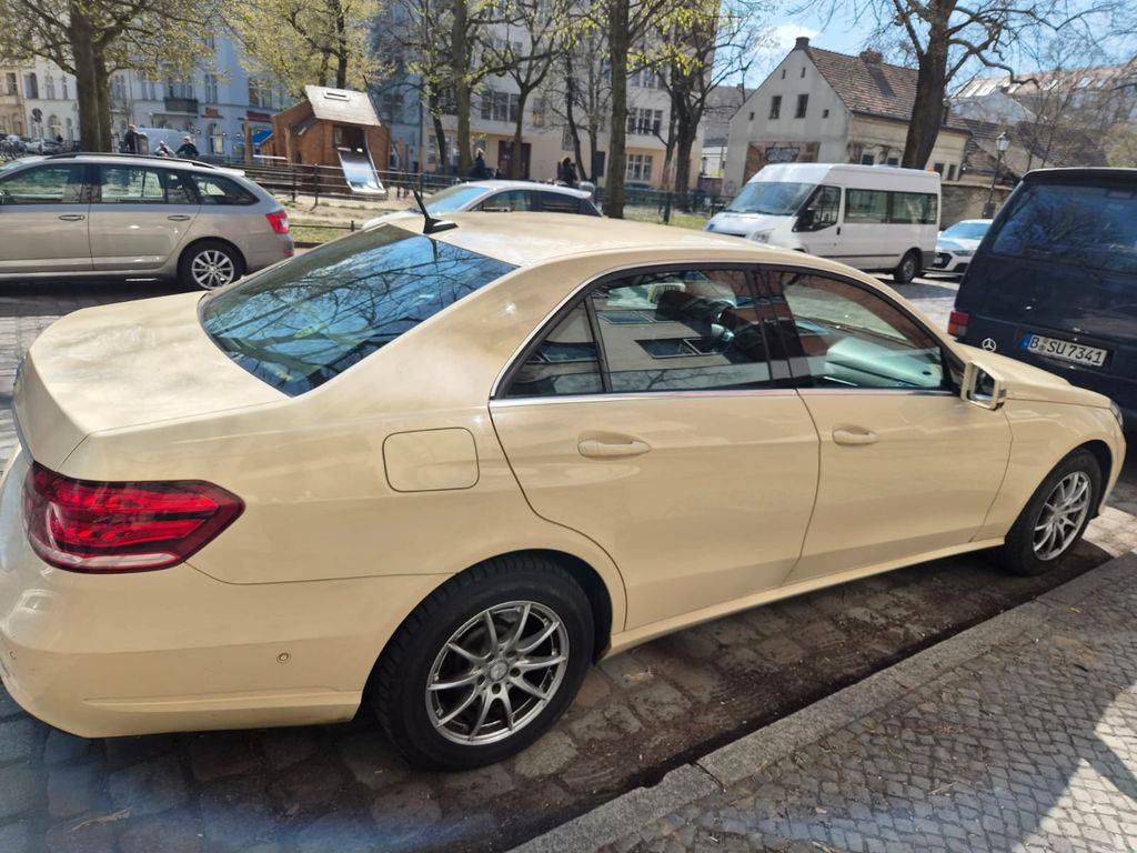 Image of Mercedes-Benz E 200