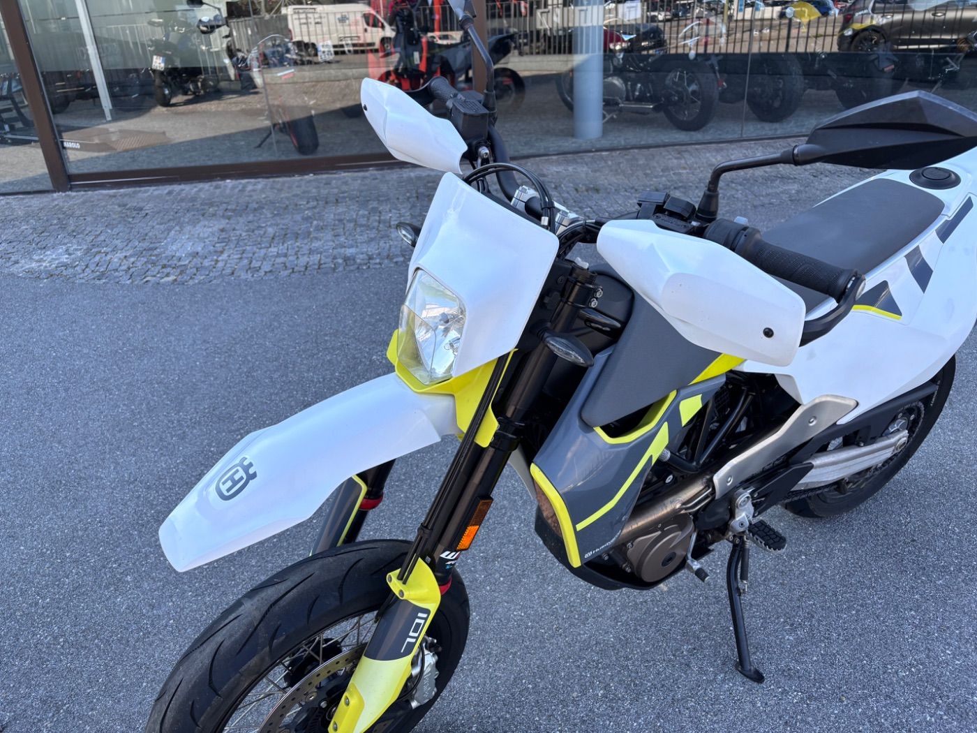 Fahrzeugabbildung Husqvarna 701 Supermoto , Kurzer KZH,