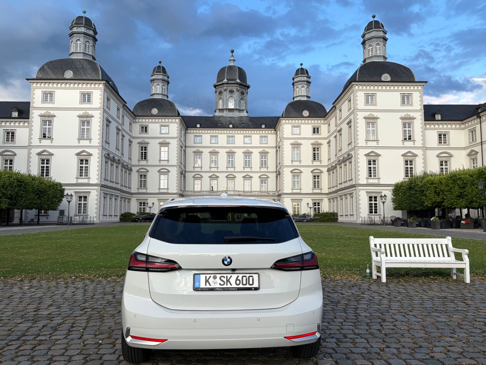 BMW 218i AT HARMAN KARDON GARANTIE 8-FACH REIFEN LED