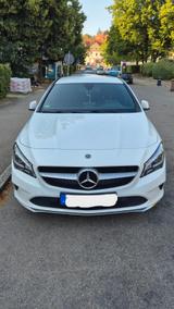 Mercedes-Benz CLA 220 d DCT -  - Mercedes-Benz CLA 220: Limousine