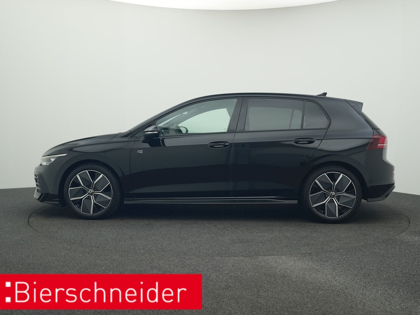 Volkswagen Golf 8 1.5 eTSI DSG R-Line AHK HuD LED+ ALU 18 imagem 3
