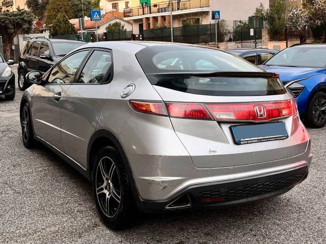 Honda Civic 1.8 i-VTEC 5p. Comfort