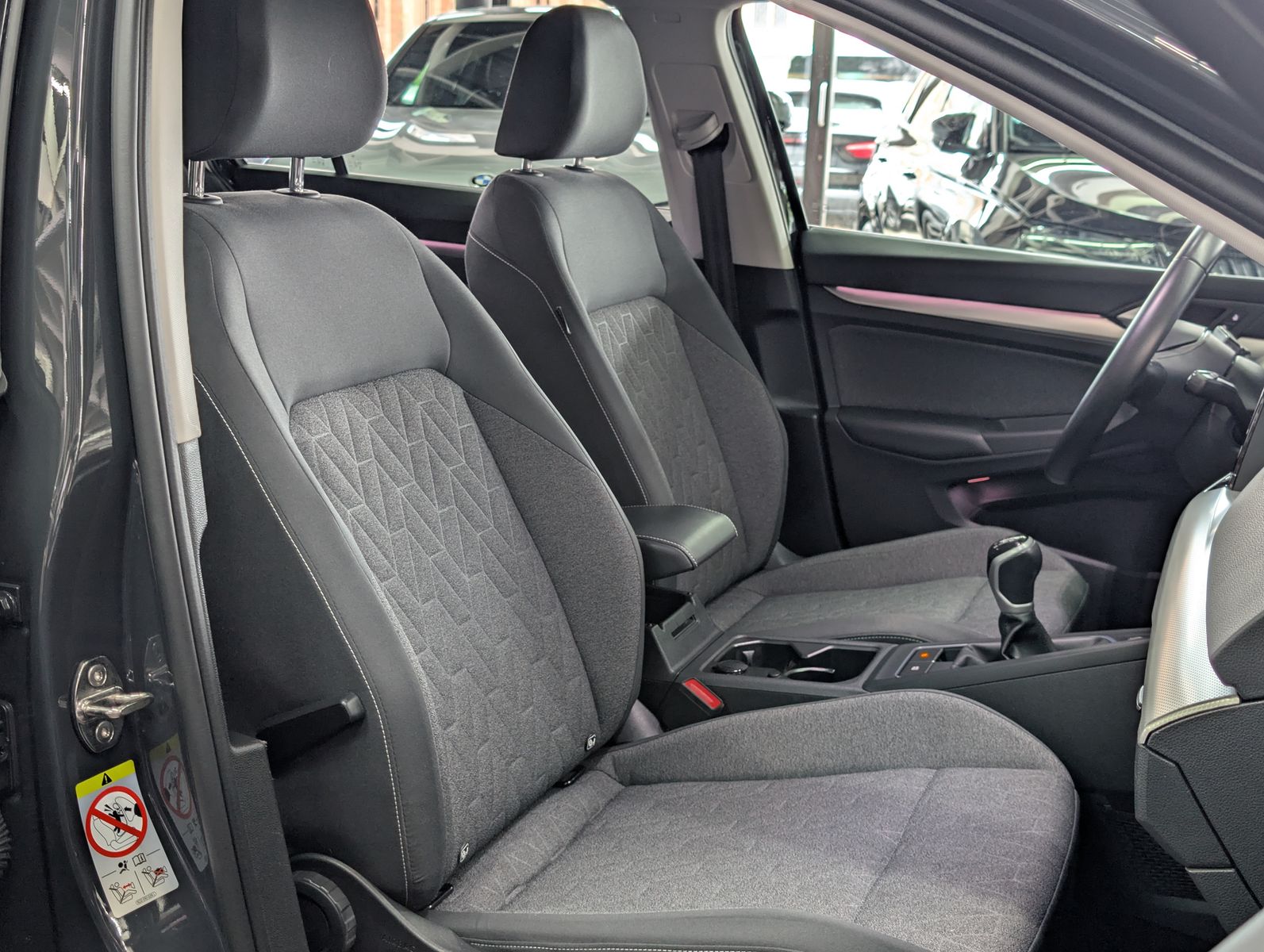Fahrzeugabbildung Volkswagen Golf Move 1.5 TSI ACC LED SHZ VIRT AMBI APP BHL