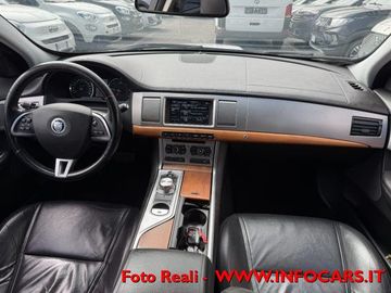Jaguar XF - 11