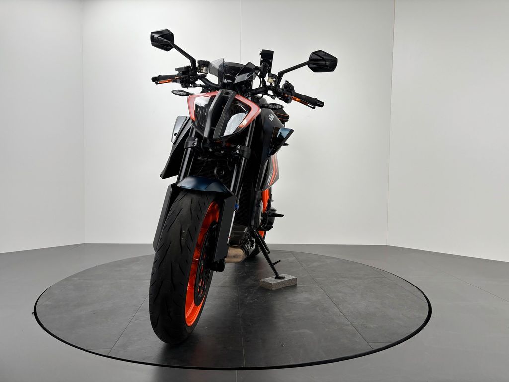 Fahrzeugabbildung KTM 1290 SUPER DUKE R EVO *TECHPACK *AKRA *POWERPART