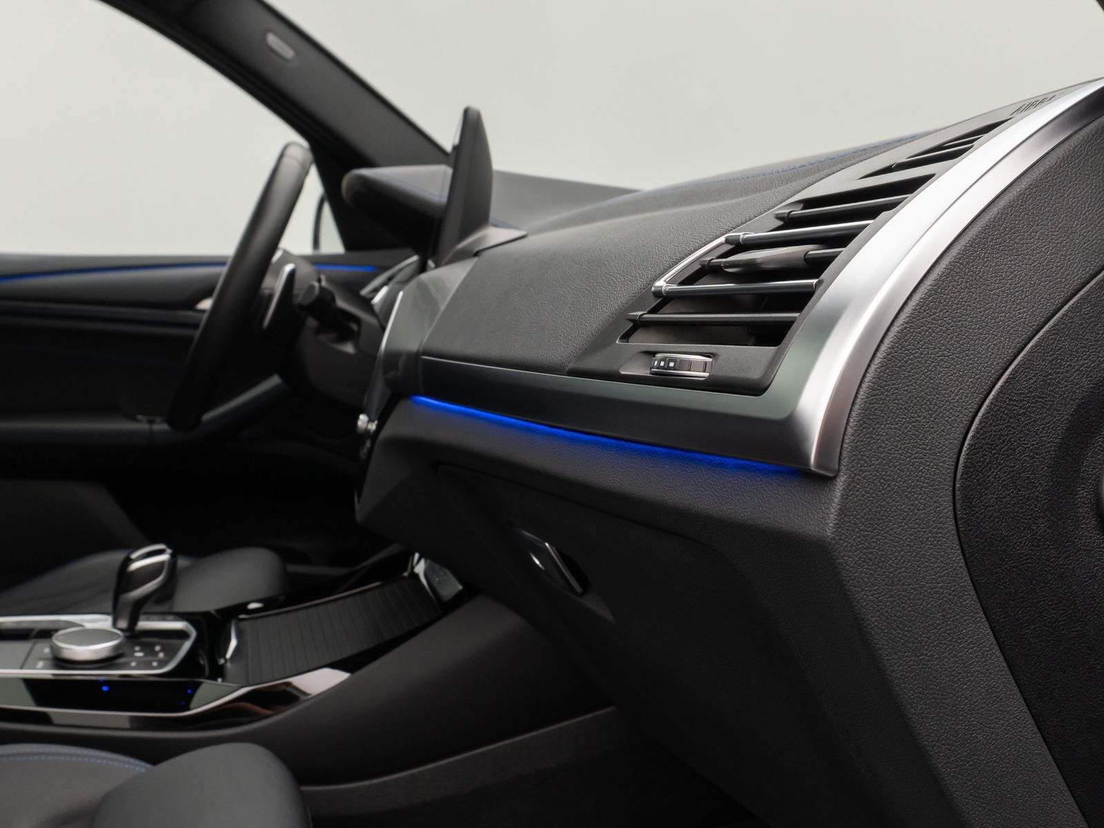 Fahrzeugabbildung BMW X3 xD30d M Sport Panorama Laser 360°HUD DAB HiFi