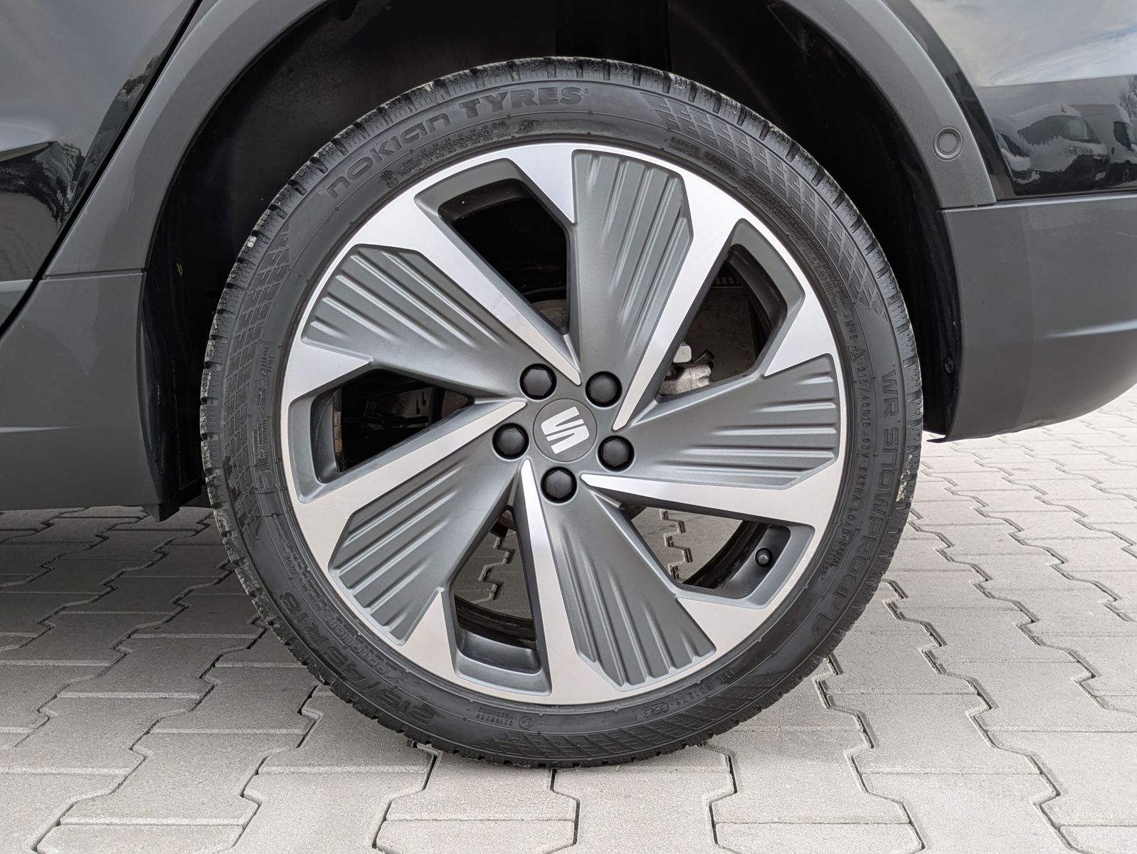 Fahrzeugabbildung SEAT Arona 1.5 TSI FR DSG AHK*ACC*LED*APP*DAB*KAMERA