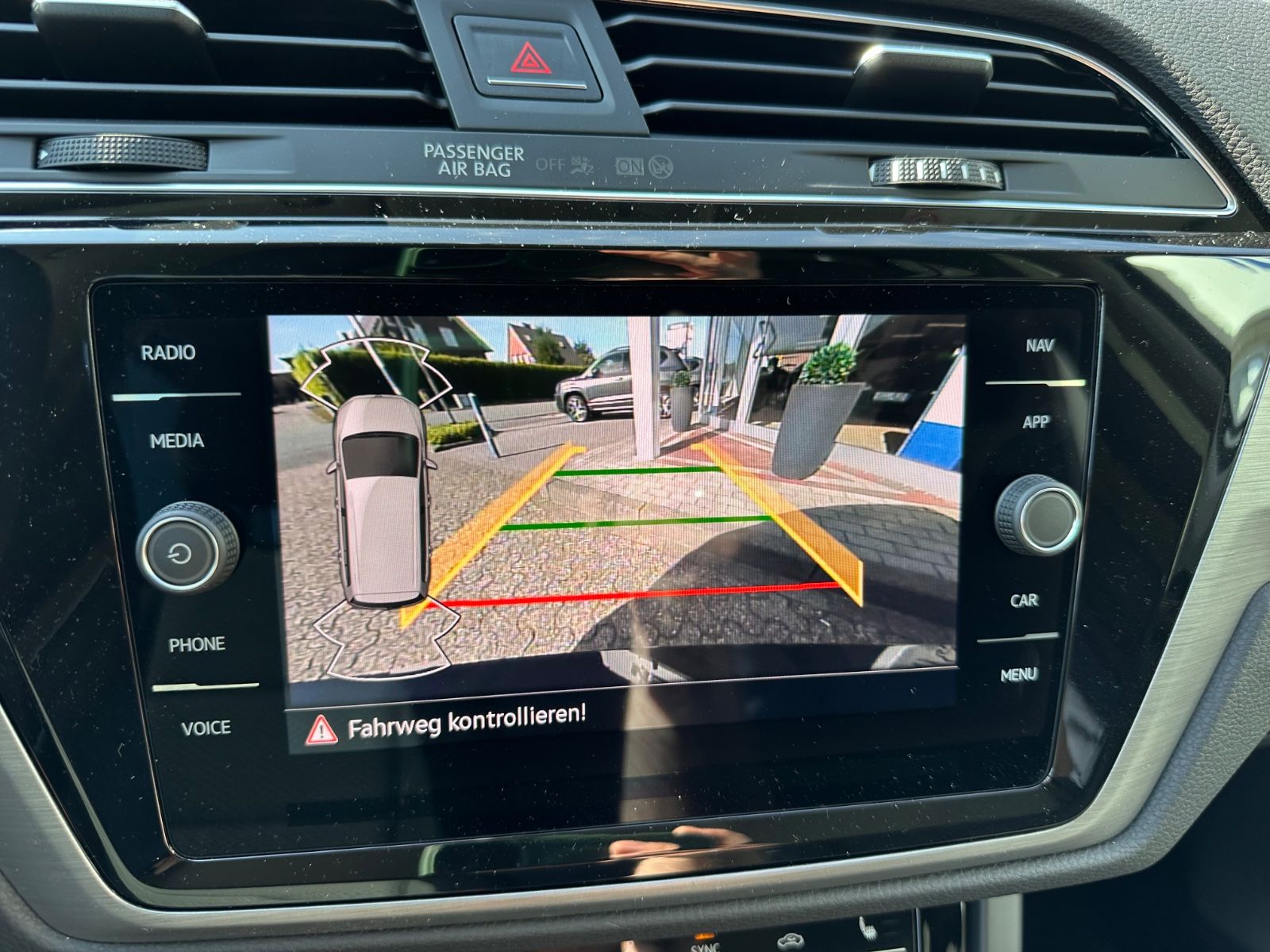 Fahrzeugabbildung Volkswagen Touran Comfortline 1.5 TSI DSG AHK/LED/Navi/SHZG