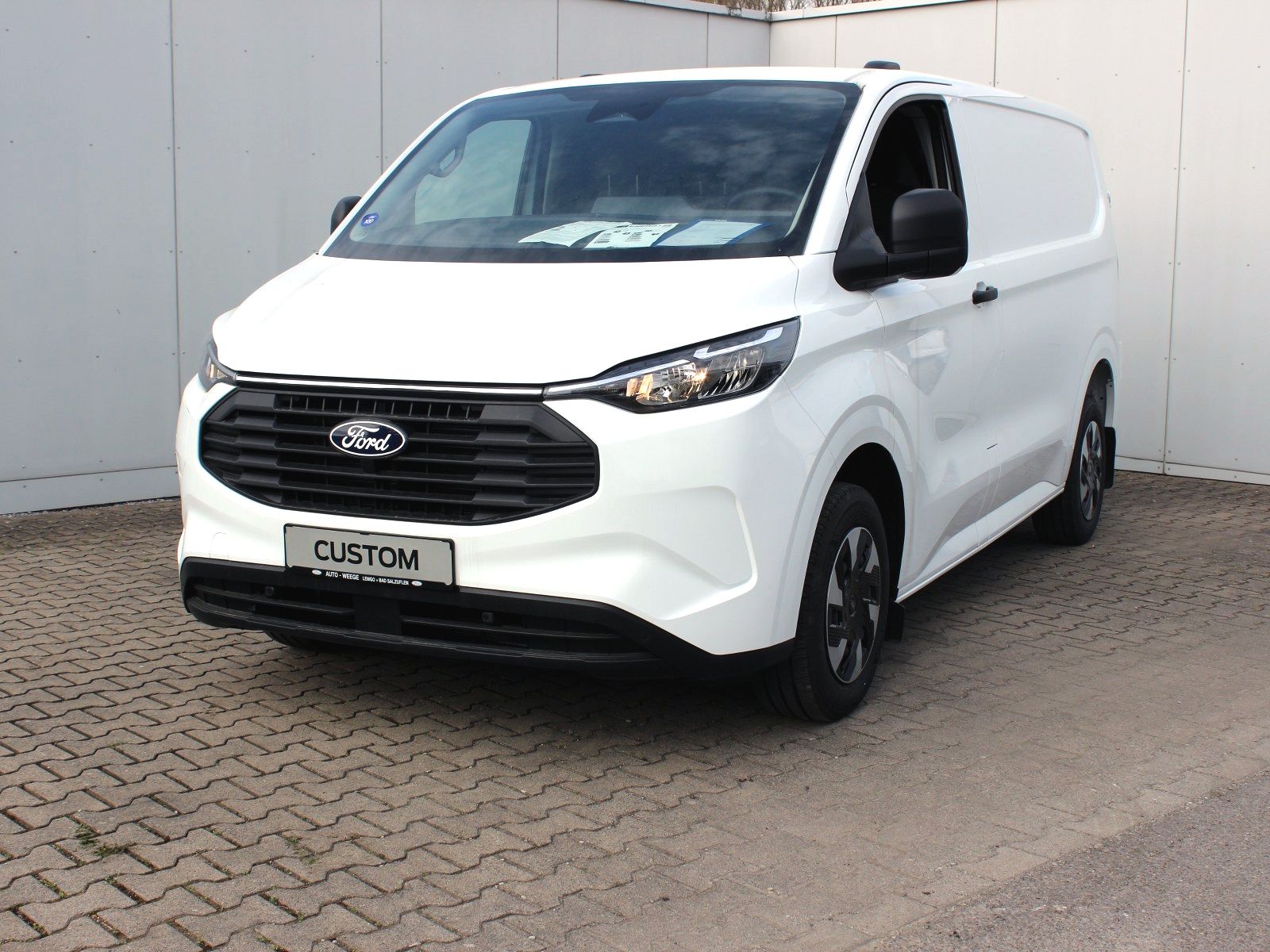 Fahrzeugabbildung Ford Transit Custom 320 L1 Trend FWD Plug-in Hybrid