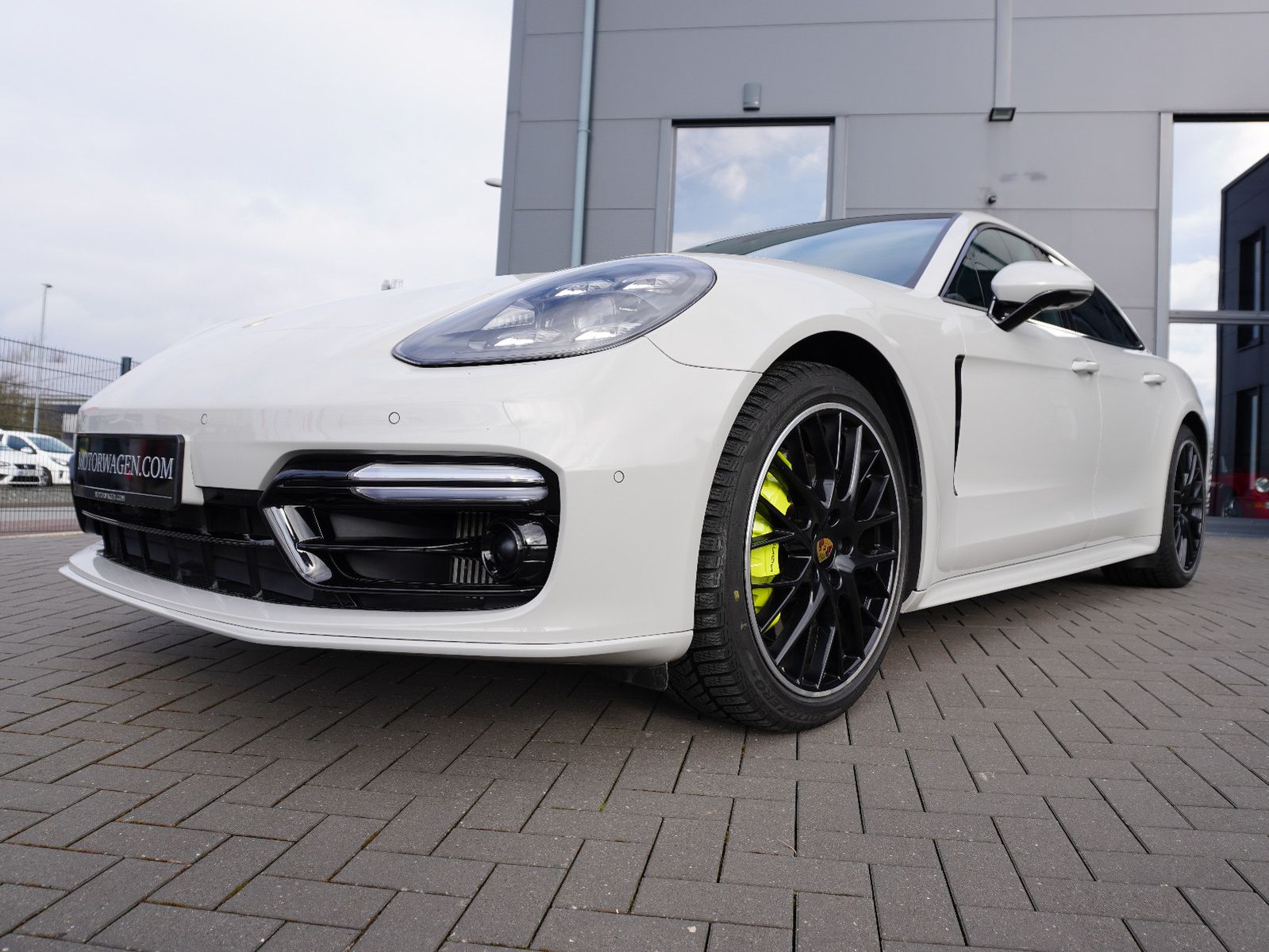 Fahrzeugabbildung Porsche Panamera Sport Turismo 4 E-Hybrid