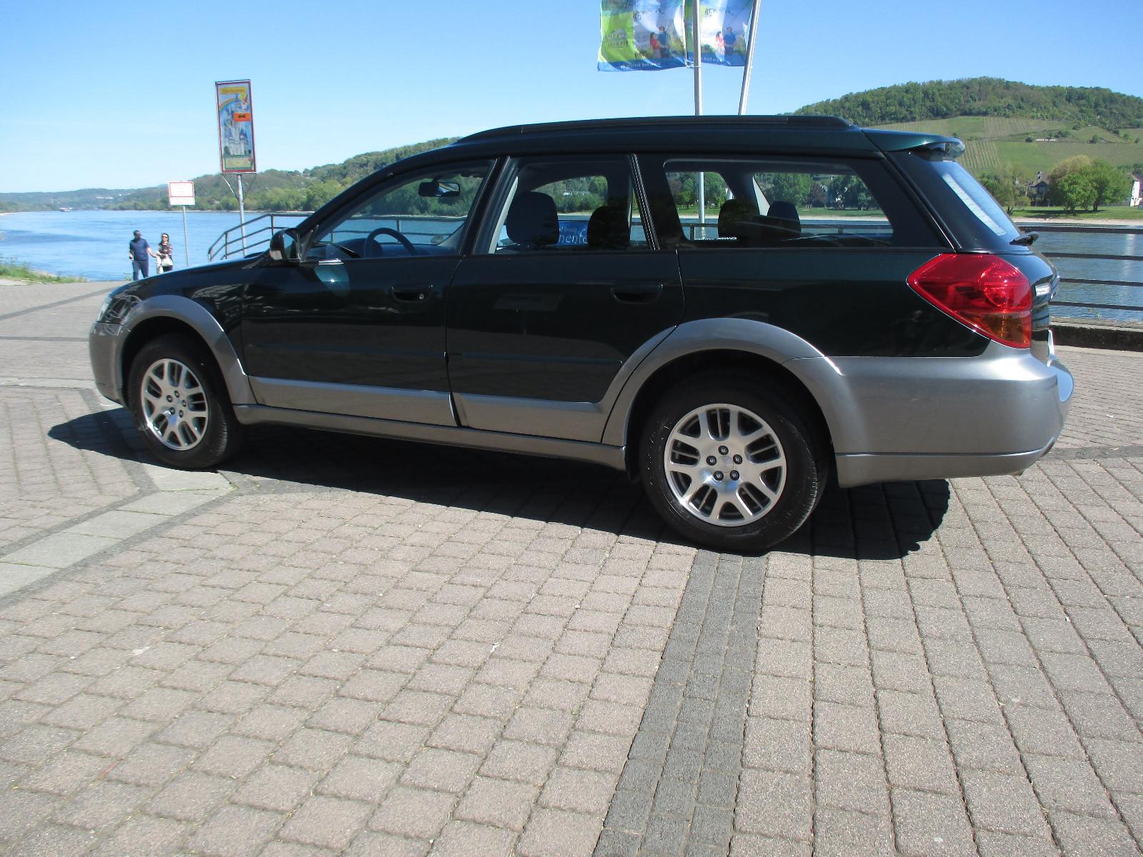 Subaru Outback 2.5i,orig.97.000 KM,1.Hand,Allrad,Top!!!