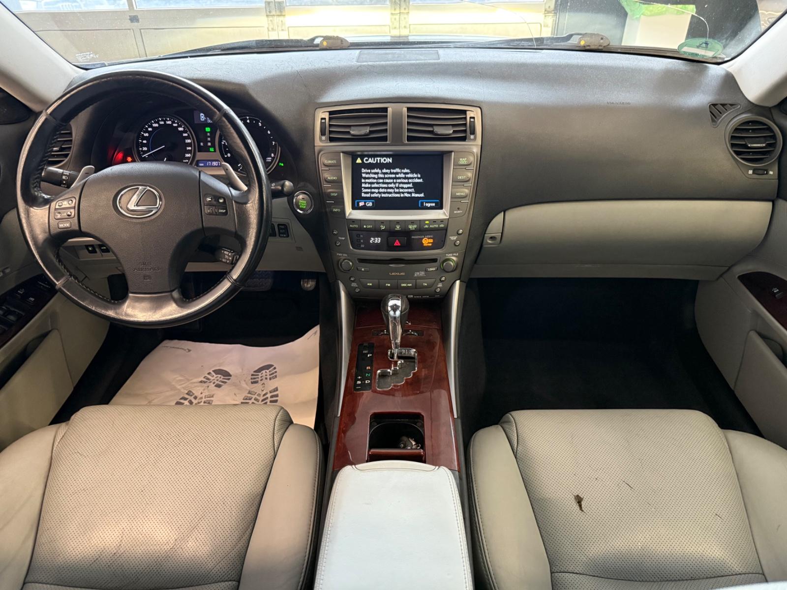 Lexus IS 250 2.5 208ch BVA - 2 ème main - Navi - Régulateur adaptatif - Pneus toutes saisons - Xénon