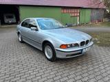BMW E39 520i TÜV NEU Schwarzer Dachhimmel - BMW 520 aus 1998: 520i