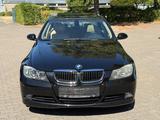 BMW 325i*KLIMAAUTOM*LEDER-BEIGE*SD*XENON*TÜV/NEU*TOP - BMW 325 aus 2007: 325i