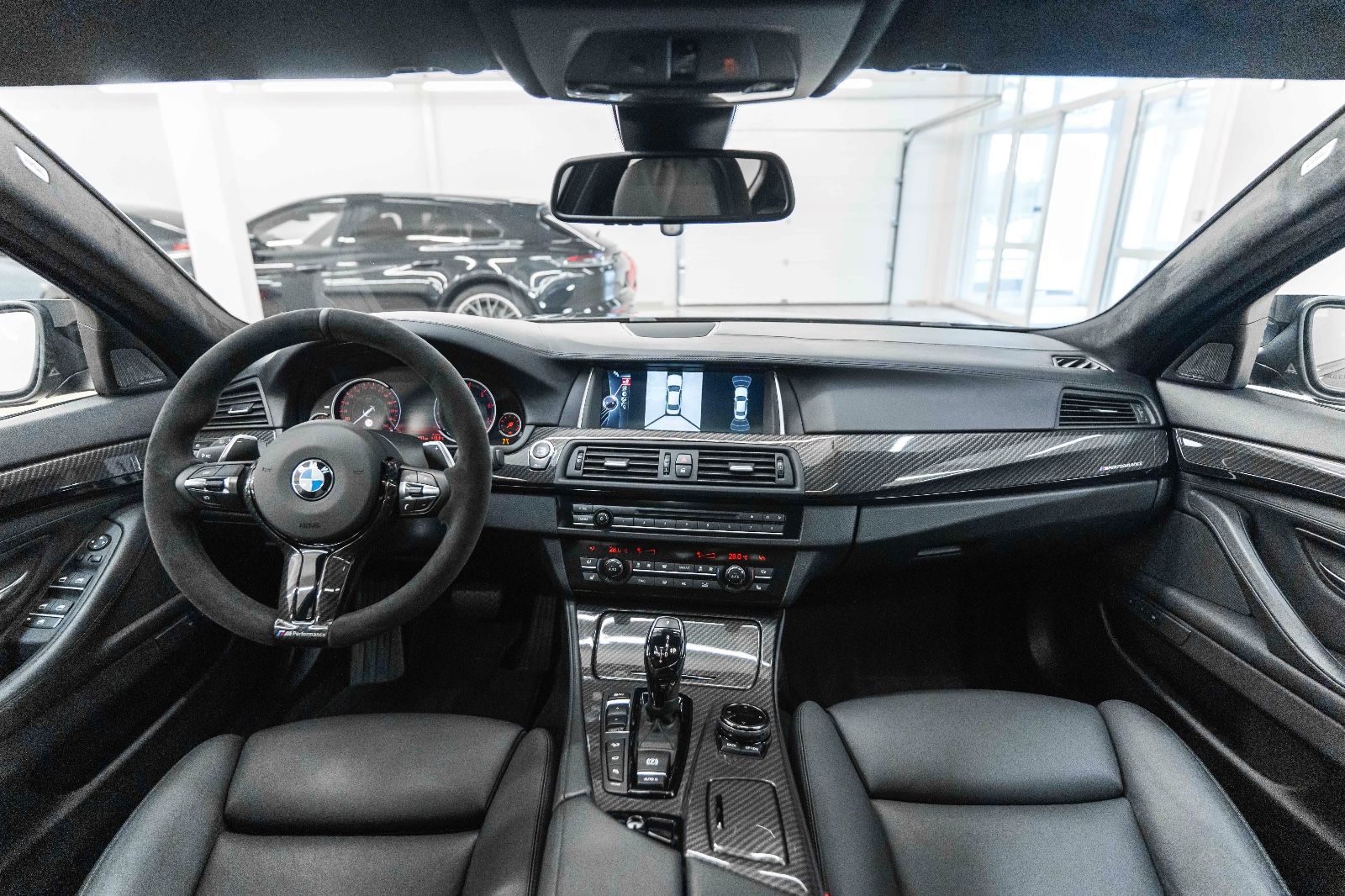 Fahrzeugabbildung BMW 550I Xdrive M-Performance HUD LED KAM NAV H&K