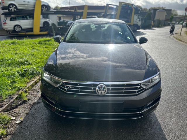 Volkswagen Passat Lim. R-Line Exterieur* Automatik*Navi*LED