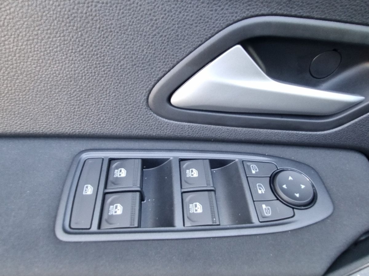 Fahrzeugabbildung Dacia Duster Journey hybrid-G 150 4x4