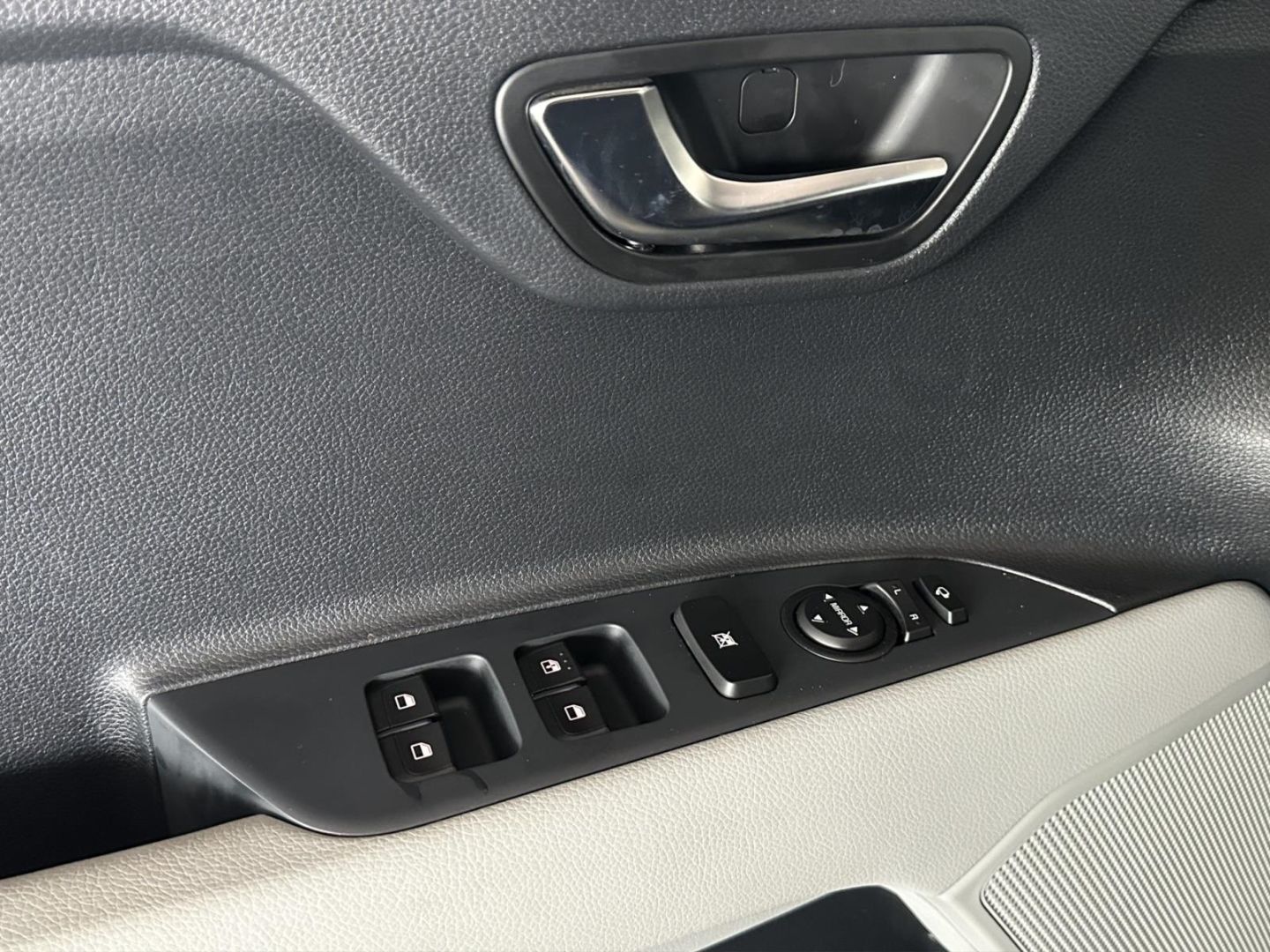 Fahrzeugabbildung Kia Stonic Nightline Edition 1.0 T-GDI Mild-Hybrid E
