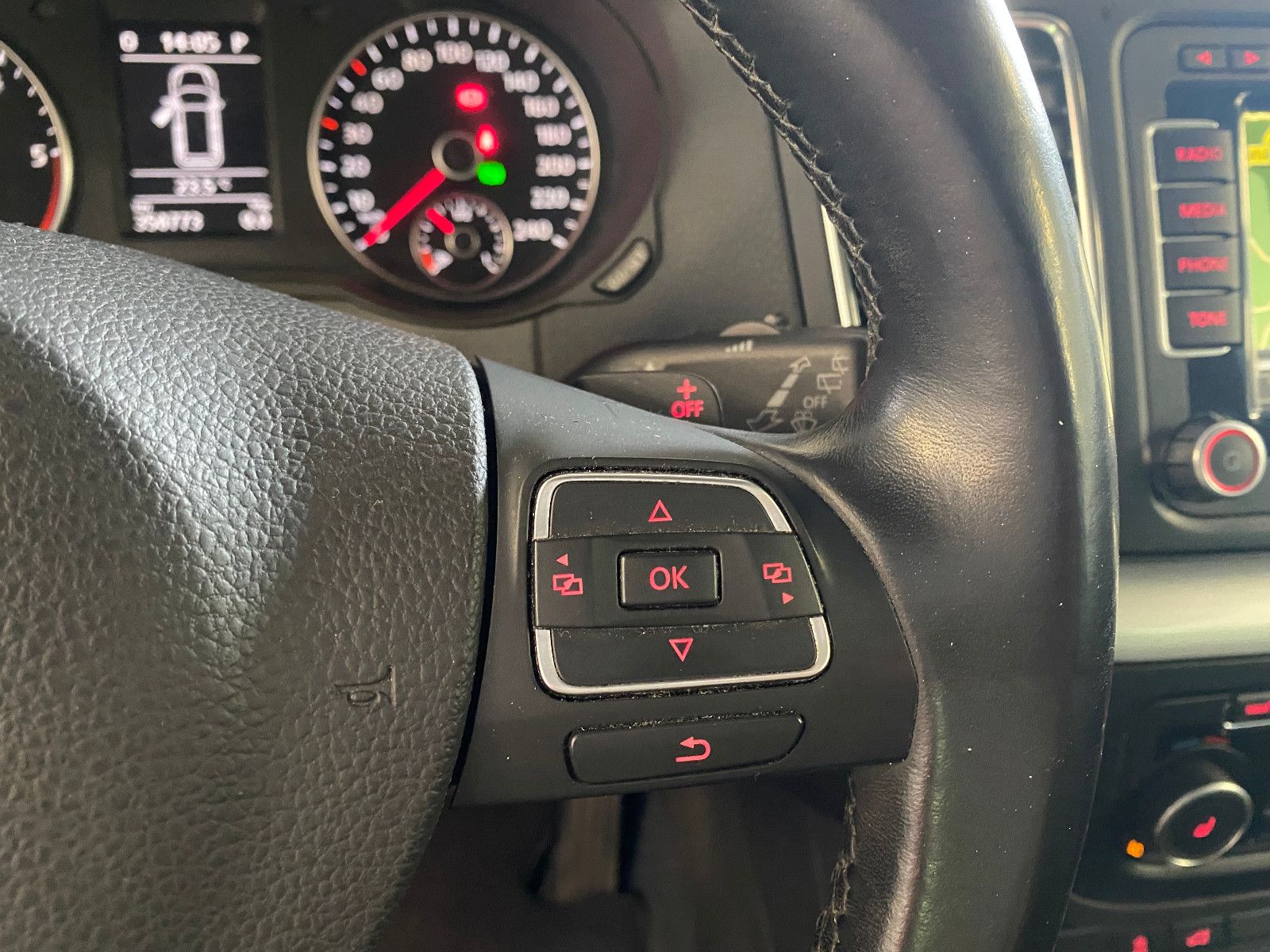 Fahrzeugabbildung Volkswagen Sharan Highline TDI DSG AHK DCC Pano Xenon Sthz