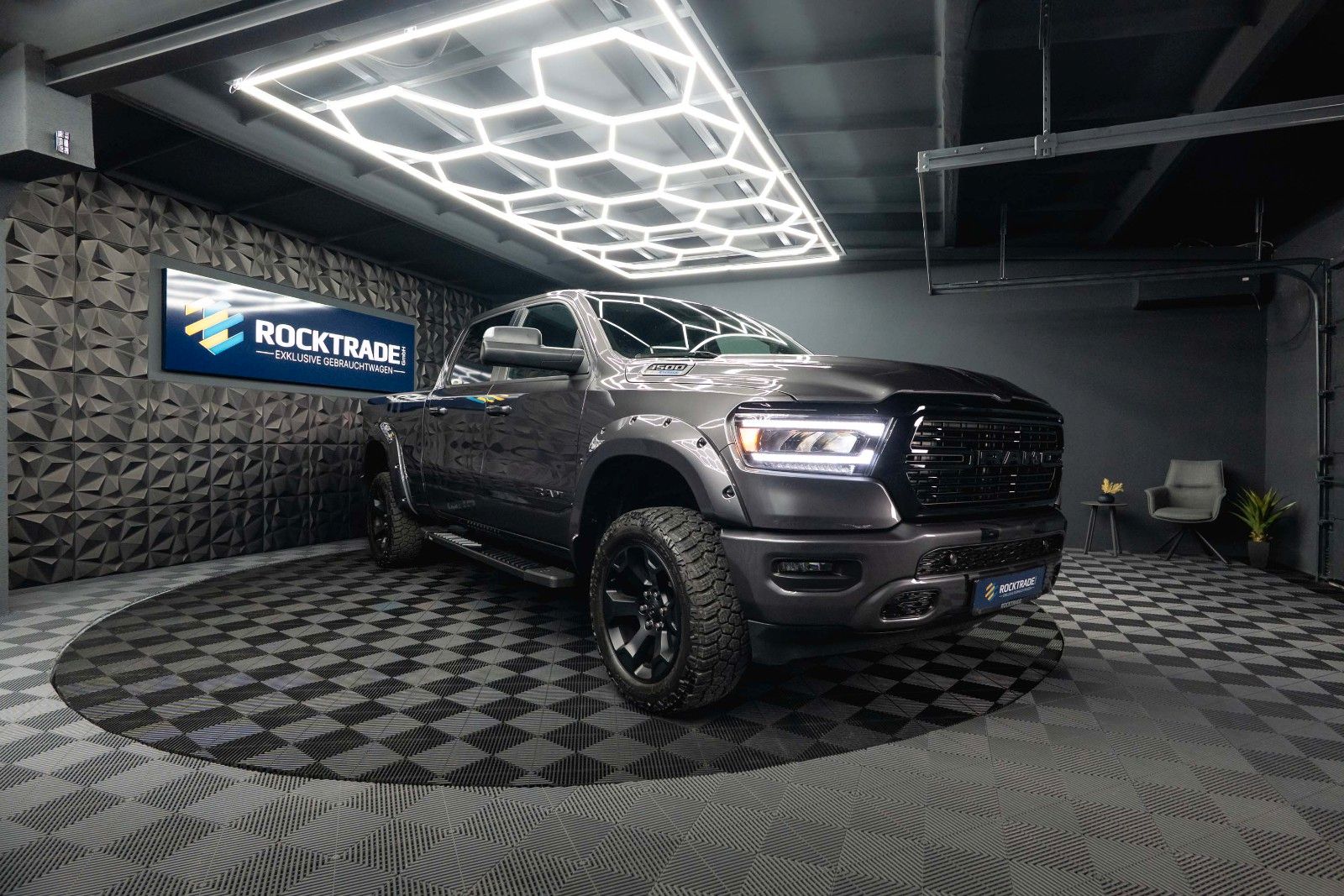 Fahrzeugabbildung Dodge RAM 5.7 V8 HEMI 4x4 OFFROAD LONGBED AXLE LOCK