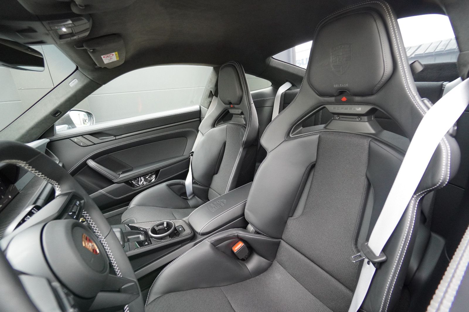 PORSCHE 992.2 GT3 Touring-Paket - Leichtbauoptik Carbon