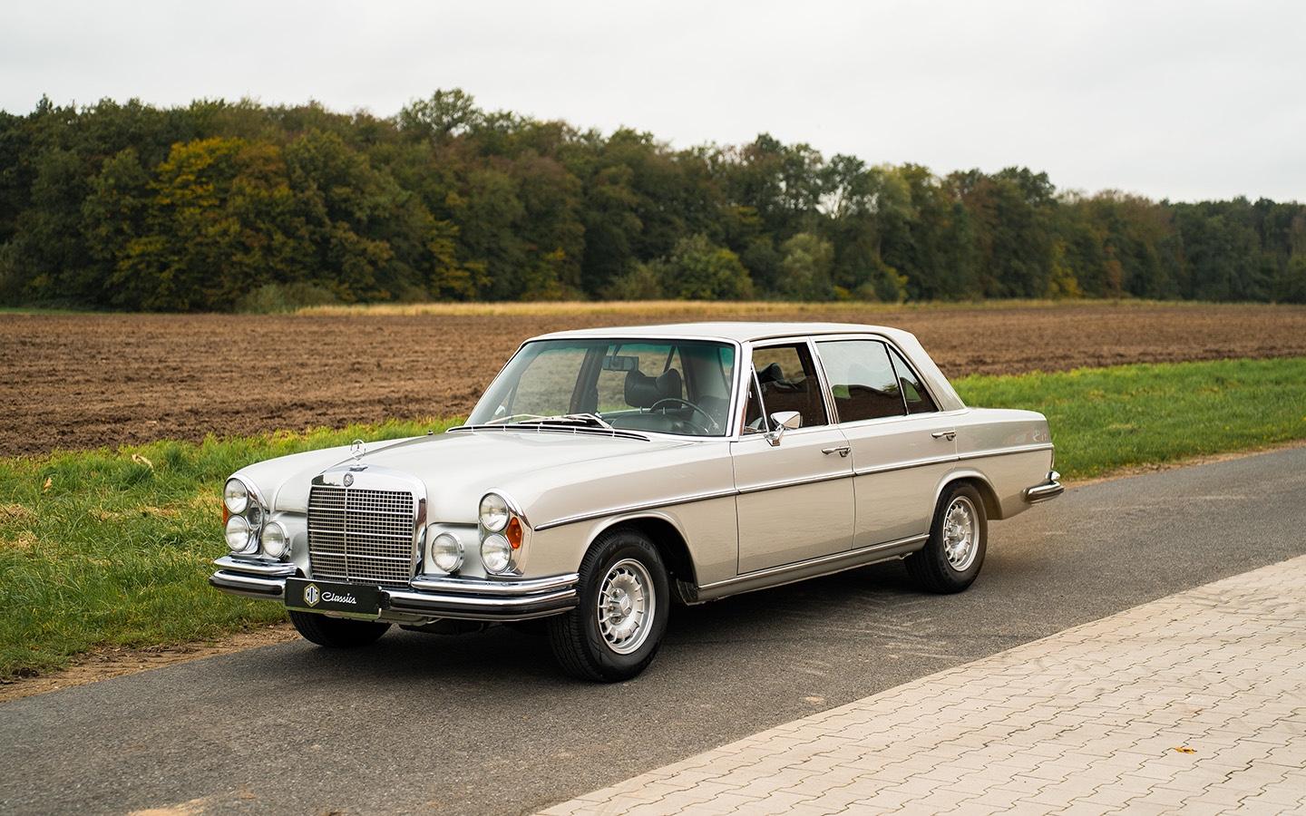 Mercedes-Benz 300