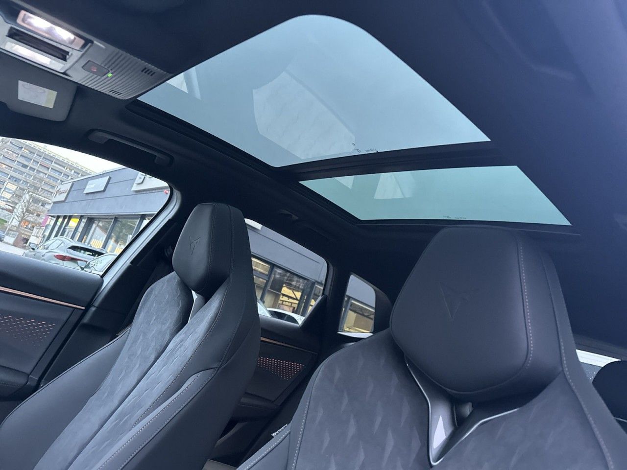 Fahrzeugabbildung CUPRA Terramar VZ 2.0 TSI 265 PS 4Drive - mit KI generiert/bearbeitet